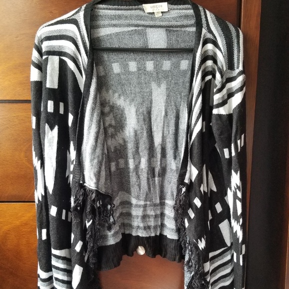 Black & white aztec fringe cardigan - Picture 4 of 5